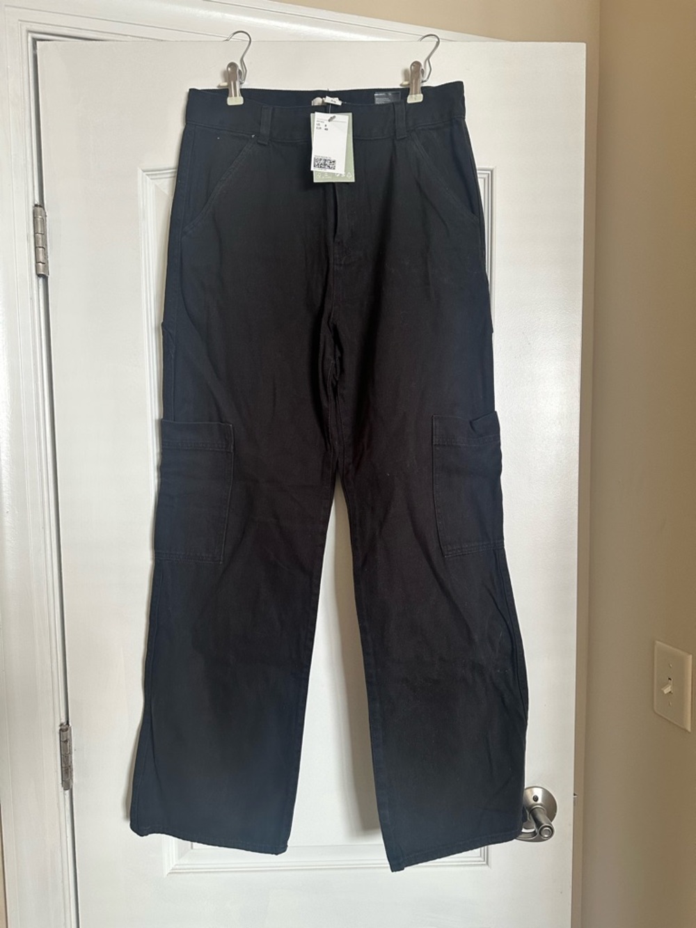H&M Black Women's Cargo Pants with Side Pockets